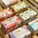 Wholesale Soap French Fragrance Natural Vegetable Oil Skin Care Soap Hand Grinding Soap 200g.